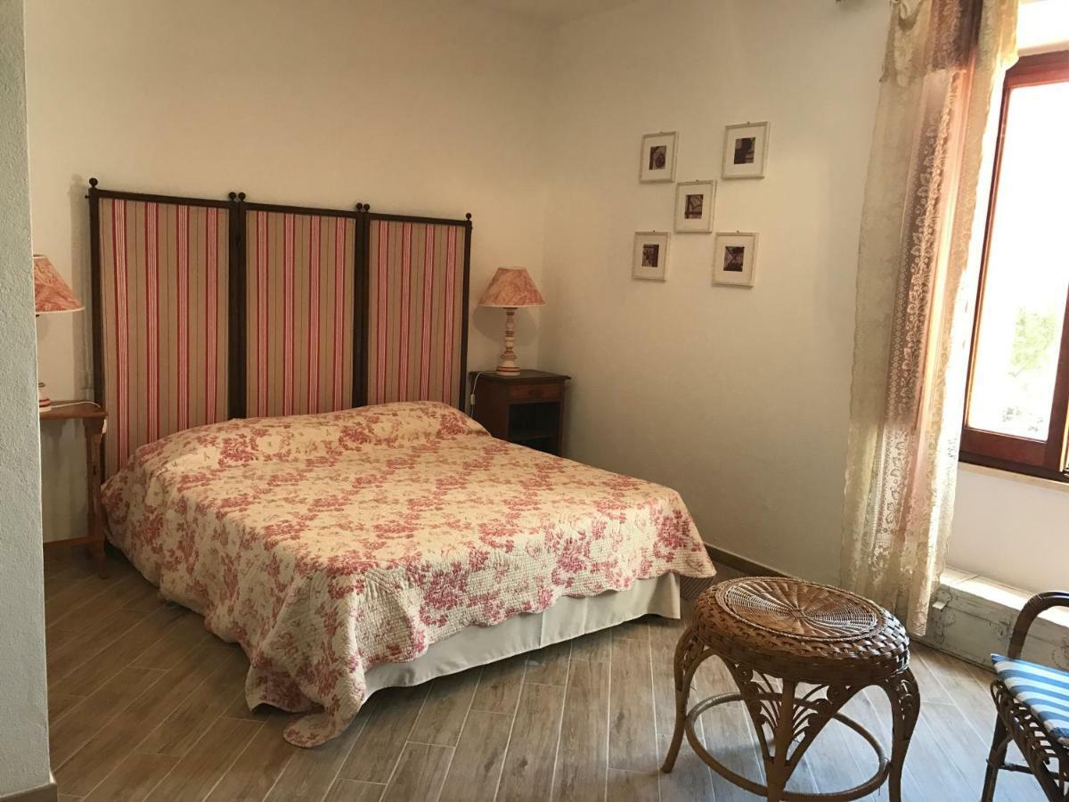 Le 25 Tartarughe Bed & Breakfast Санта Тереза Галура Екстериор снимка